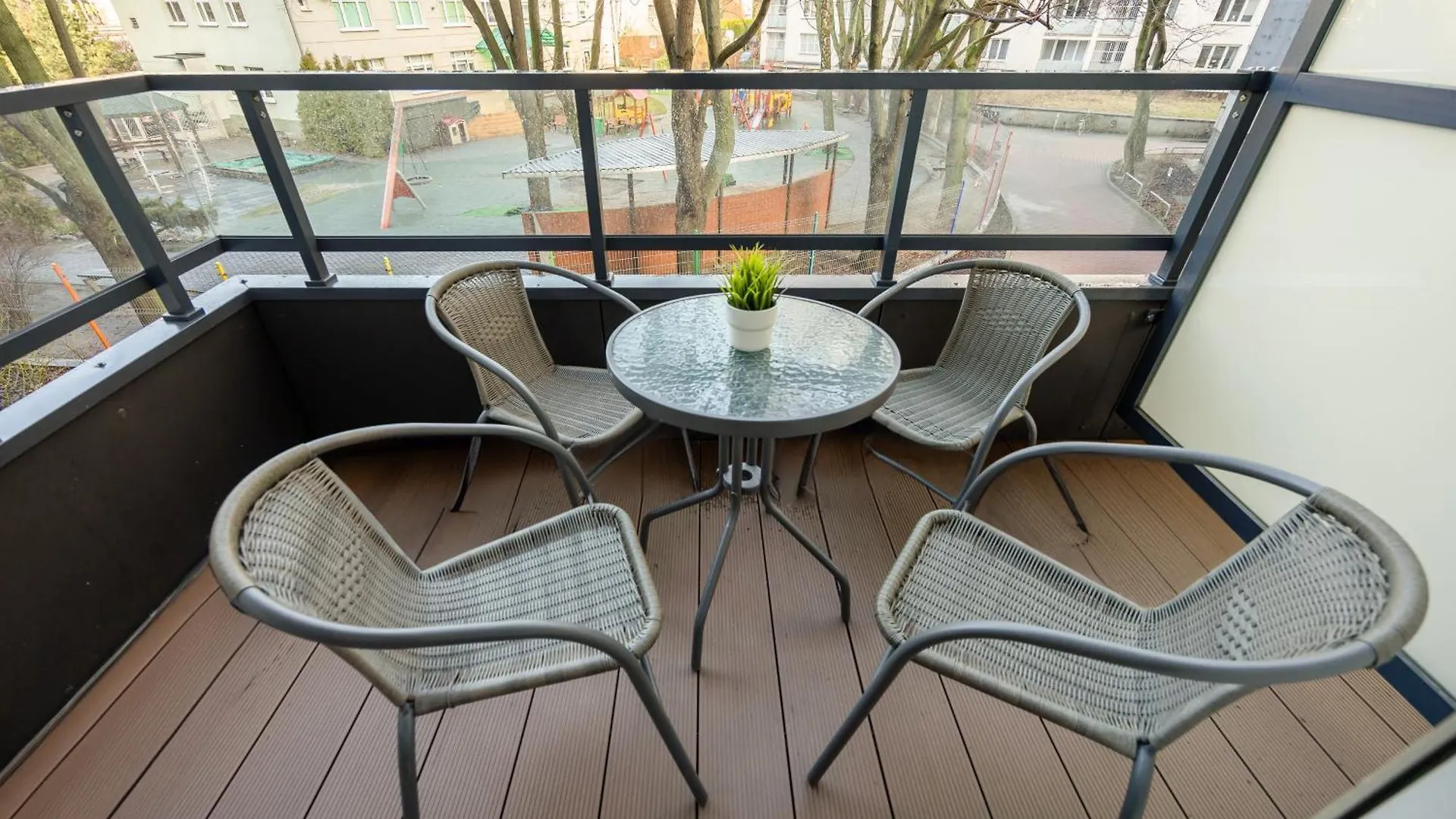Apartament Śródmieście Warsaw Muranów Studio with Parking by Renters