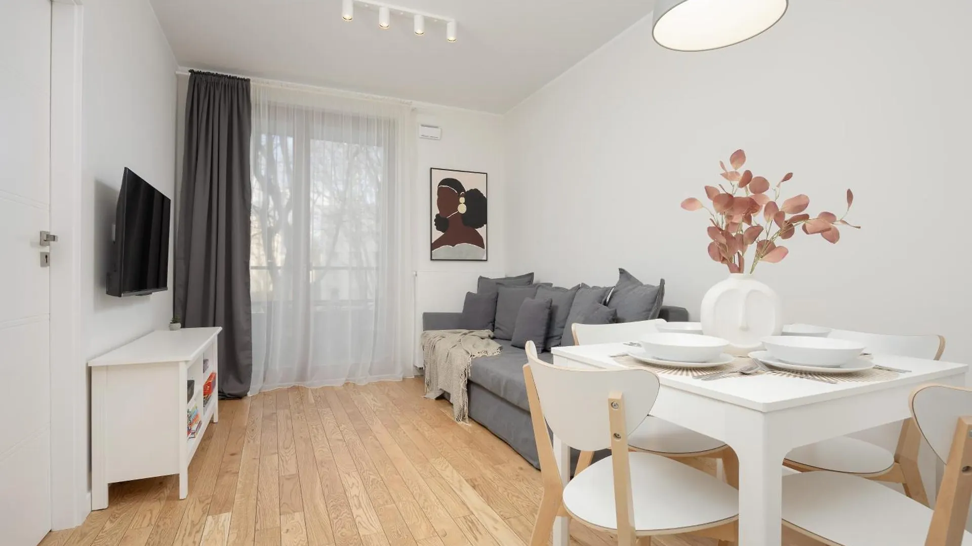 Srodmiescie Warsaw Muranow Apartments With Parking By Noclegi Renters